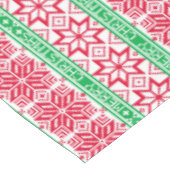 Weihnachts hässliche Pullover-Muster Holiday table Tischdecke (Schrägansicht)