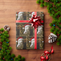 Weihnachts-Hereford-Kuh mit Santa-Hut