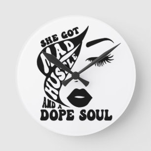 Weihnachts-Husteldesign für Frauengeschenk Runde Wanduhr