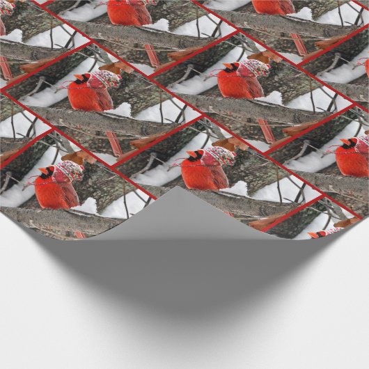 Weihnachts-Kardinal mit Winterhut Geschenkpapier (Ecke)