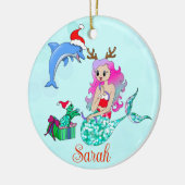 Weihnachts-Meerjungfrau öffnet Geschenke Name Keramik Ornament (Links)