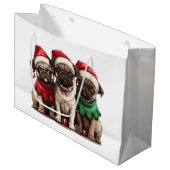 Weihnachts-Mops-Hunde Große Geschenktüte (Vorderseite Schrägansicht)