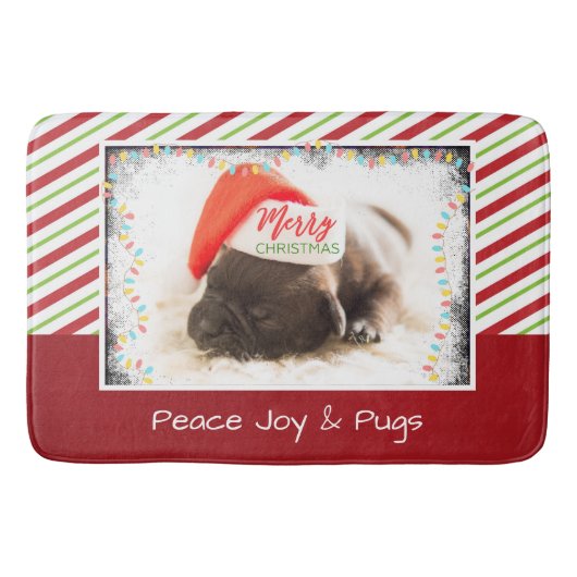 Weihnachts-Mops in Weihnachtsmannmütze mit Weihnac Badematte (Vorderseite)