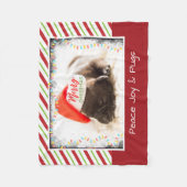 Weihnachts-Mops in Weihnachtsmannmütze mit Weihnac Fleecedecke (Vorderseite)