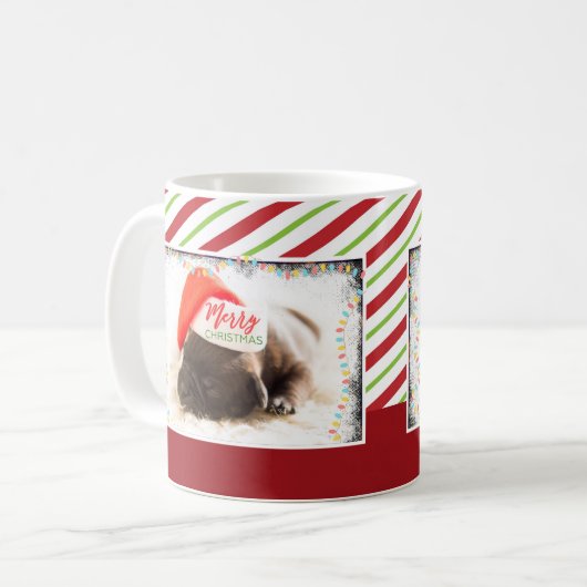 Weihnachts-Mops in Weihnachtsmannmütze mit Weihnac Kaffeetasse (Vorderseite Links)