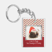 Weihnachts-Mops in Weihnachtsmannmütze mit Weihnac Schlüsselanhänger (Vorderseite links)