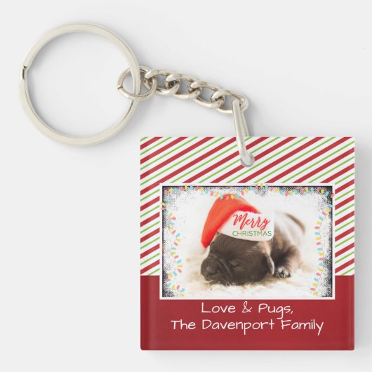 Weihnachts-Mops in Weihnachtsmannmütze mit Weihnac Schlüsselanhänger (Vorderseite)