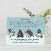 Weihnachts-Party Pinguin Snowball Kämpfen Cartoon Einladung (Stehend Vorderseite)