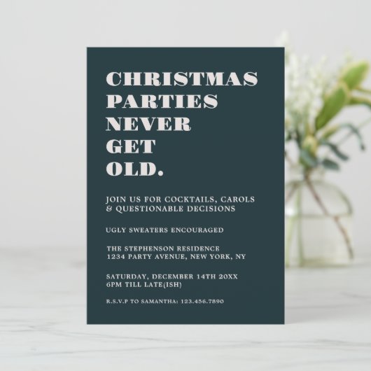 Weihnachts-Party werden nie alt grün Einladung (Stehend Vorderseite)