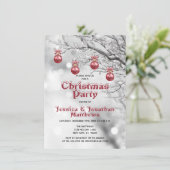 Weihnachts Party Winter Wunderland Rote Ornamente Einladung (Stehend Vorderseite)