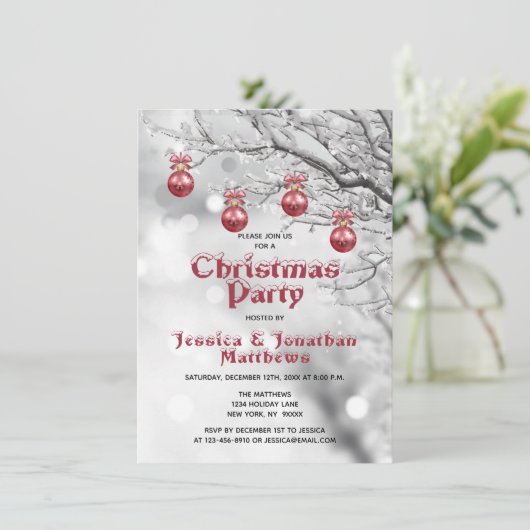 Weihnachts Party Winter Wunderland Rote Ornamente Einladung (Stehend Vorderseite)