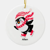 Weihnachts-Penguin in einem Hut und Scarf auf Skat Keramik Ornament (Vorne)