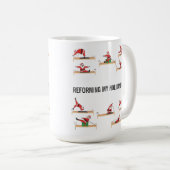 Weihnachts-Pilates-Reformer Santa Kaffeetasse (VorderseiteRechts)