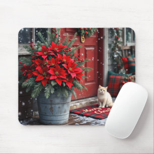 Weihnachts-Poinsettien und weiße Katze Mousepad