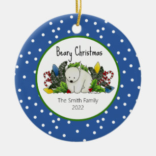 Weihnachts-Polar-Bär unter Kiefernästen Keramik Ornament