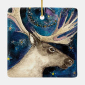 Weihnachts-Rentier am Abend mit einem Shining-Star Keramikornament (Rückseite)