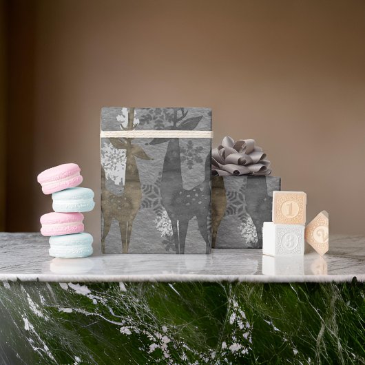 Weihnachts-Rentier und Schneeflocken Stahl Grau Geschenkpapier