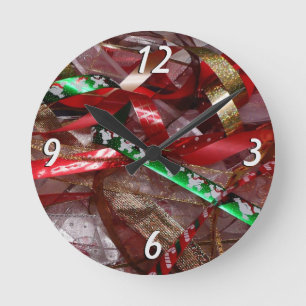 Weihnachts-Ribbons Red Green und Gold Holiday Runde Wanduhr