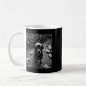 Weihnachts-Rottweiler auf Kamera erwischt Kaffeetasse (Links)