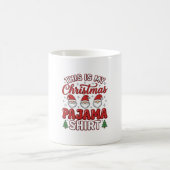Weihnachts-Schlafanzughemd Gnom Feiertagsdesign Kaffeetasse (Mittel)