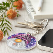 Weihnachts-Schlüsselanhänger-Gnome in Lila Hut Schlüsselanhänger (Vorderseite rechts)