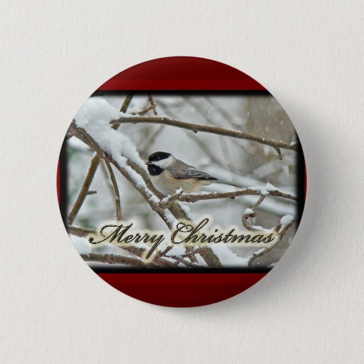 Weihnachts-Schwarz-Chickadee im Schnee Button (Vorderseite)