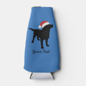 Weihnachts Schwarzer Lab Hund mit Weihnachtsmütze Flaschenkühler (Vorderseite)