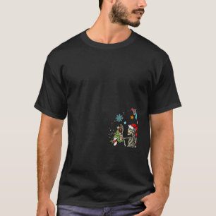 Weihnachts-Skelettleuchten im Inneren, aber Jolly T-Shirt