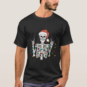 Weihnachts-Skelettrocker in Weihnachtsbeleuchtung T-Shirt