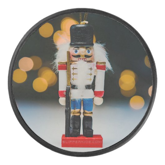Weihnachts-SlipperyJoe Nutcracker figurine Ornamen Eishockey Puck (Vorderseite)