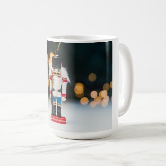 Weihnachts-SlipperyJoe Nutcracker figurine Ornamen Kaffeetasse (VorderseiteRechts)