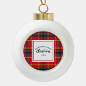 Weihnachts-Tartan Kariert Familienname Jahr Keramik Kugel-Ornament (Vorderseite)