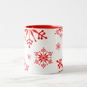 Weihnachts-Tasse mit Schneeflocken in Rot. Zweifarbige Tasse (Mittel)