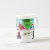 Weihnachts-Tasse, Summer Beach Bum Santa Porzellantasse (Vorderseite Rechts)