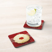 Weihnachts-Thumbprint-Cookie auf Karierten Getränkeuntersetzer (Rechte Seite)