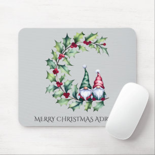Weihnachts-Wasserfarben-Gnome auf Stechpalmenzweig Mousepad