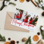 Weihnachts-Weihnachten-Sechs-Foto Feiertagskarte<br><div class="desc">Feiern Sie die Saison mit diesem festlichen roten Drehbuch Frohe Weihnachten sechs Foto Urlaubskarte mit einer Touch von elegantem Charme. Das schicke Design präsentiert eine einfache rot-weiße Farbpalette, die den gemütlichen Geist des Winters widerspiegelt. Seine moderne und einzigartige Anziehungskraft und seine rustikale Formulierung schaffen ein perfektes Gleichgewicht zwischen saisonalen und...</div>