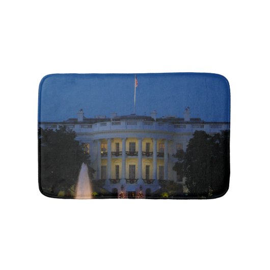 Weihnachts-Weiße Haus am Abend in Washington DC Badematte (Vorderseite)