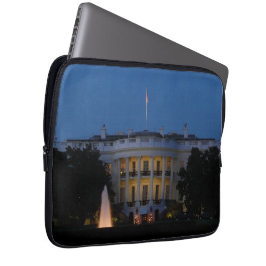 Weihnachts-Weiße Haus am Abend in Washington DC Laptopschutzhülle (Vorne Rechts)