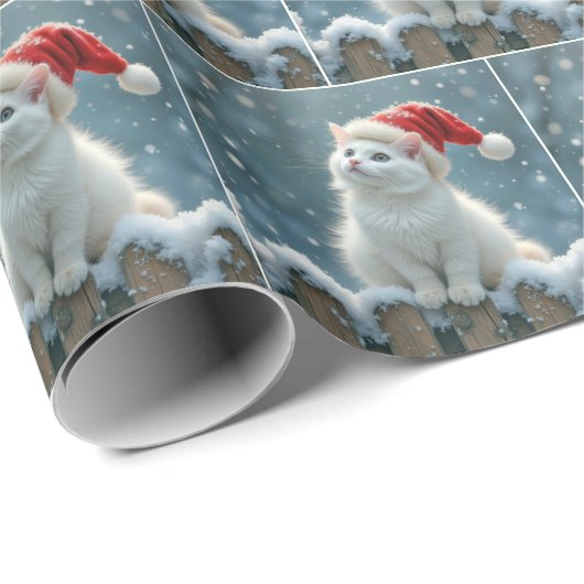 Weihnachts-Weiße Katze Tragen einer Weihnachtsmann Geschenkpapier (Rolleneckpunkt)