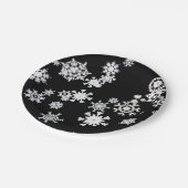 Weihnachts-weiße Schneeflocken auf schwarz Pappteller (Schrägansicht)