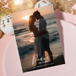 Weihnachts-Weltfrieden Sunset Beach Foto Feiertagskarte<br><div class="desc">Senden Sie Urlaubswünsche mit einer "Weltfrieden" Beach Foto Weihnachtskarte. Dieses schlichte, moderne Design ist perfekt für junge Leute und für diejenigen, die Sonnenuntergang Strand Themen Liebe. Die Karte mit minimalistischem Schriftsatz zeichnet sich durch ein rustikales und friedliches Ambiente aus. Ideal für das Foto, Weihnachtskarten einlegen und "It's a Wonderful Life"...</div>