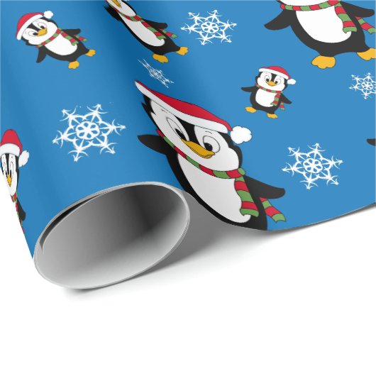 Weihnachts-Winter-Pinguin auf Custom Blue Backgrou Geschenkpapier (Rolleneckpunkt)