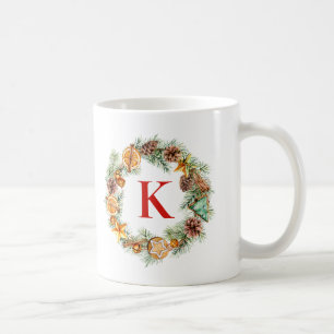 Weihnachts-Wreath-Pinecone und Evergreens-Monogram Kaffeetasse