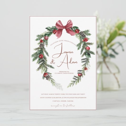 Weihnachts-Wreath Red Green Winter Festival Hochze Einladung (Stehend Vorderseite)