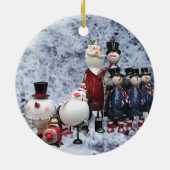Weihnachts-Zinnchor mit Weihnachtsmann, Schneemann Keramik Ornament (Hinten)