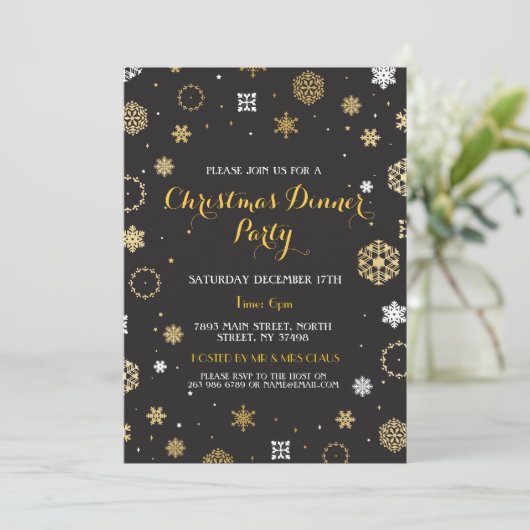 Weihnachtsabend Party Gold Schneeflocken Einladung (Stehend Vorderseite)