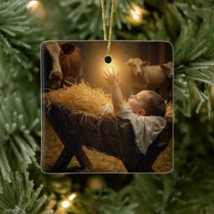 Weihnachtsbaby Jesus in einer Krippe Keramikornament