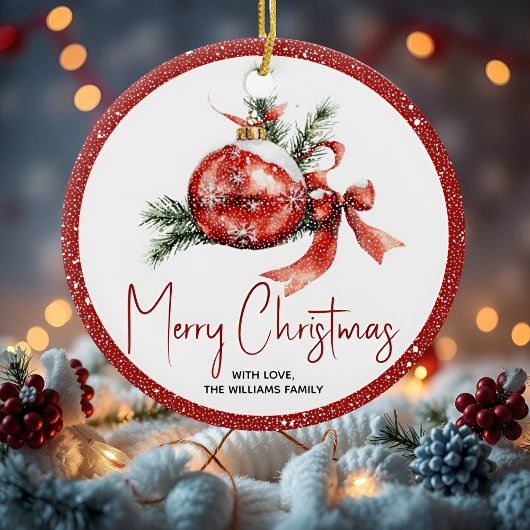 Weihnachtsball mit rotem Bogen und Tannenzweigen Keramik Ornament