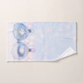 Weihnachtsbälle auf Schnee zum Feiern Badhandtuch Set (Handtuch)